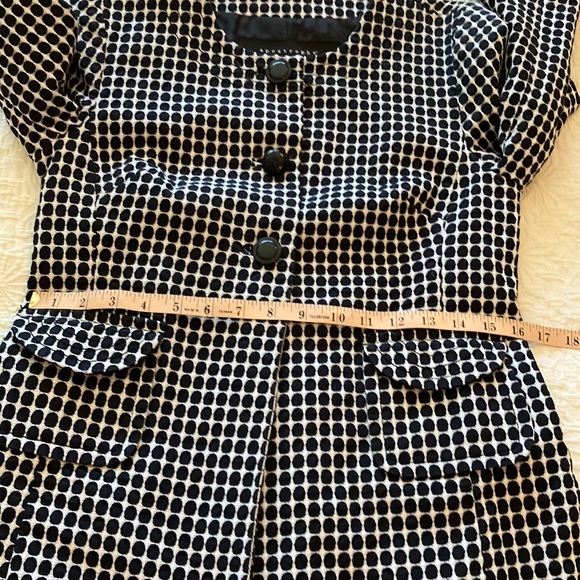 Fabulous black and white car coat/blazer. - Picture 13 of 16